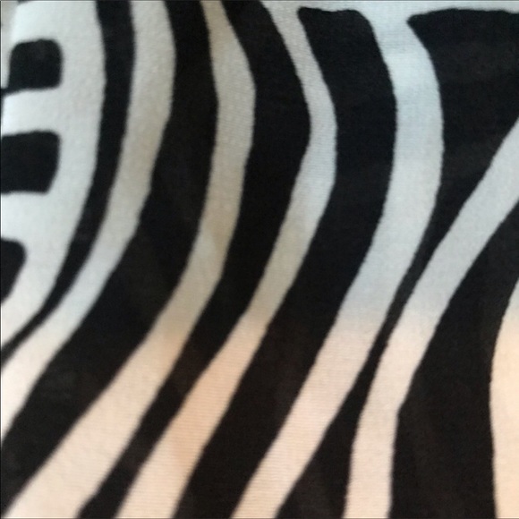 Old Navy , Cold Shoulder , XL - Picture 6 of 8